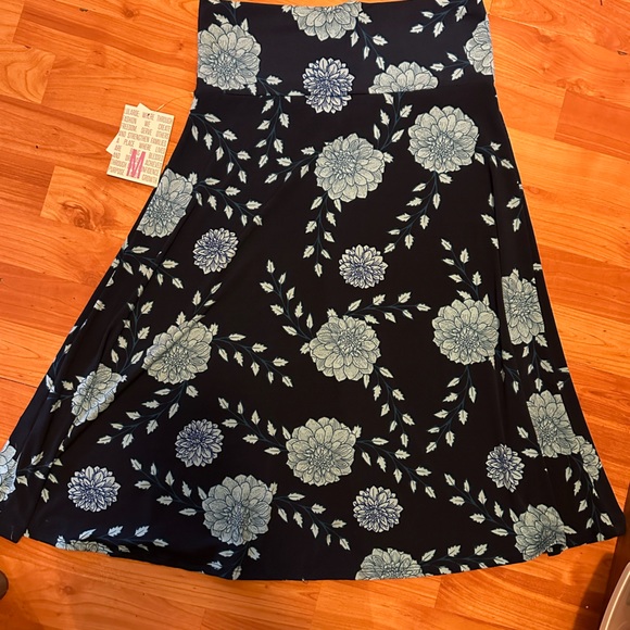 NWT Lularoe Azure flower M - Picture 1 of 2